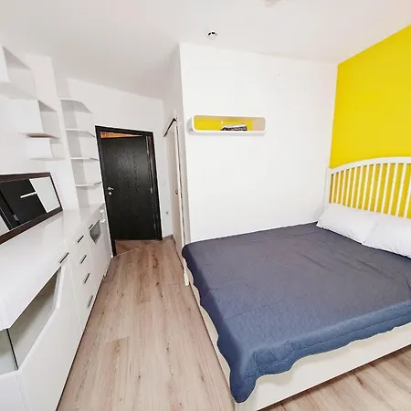 Apartment Kj - Swimmingpool - 3 Min From The Burgas