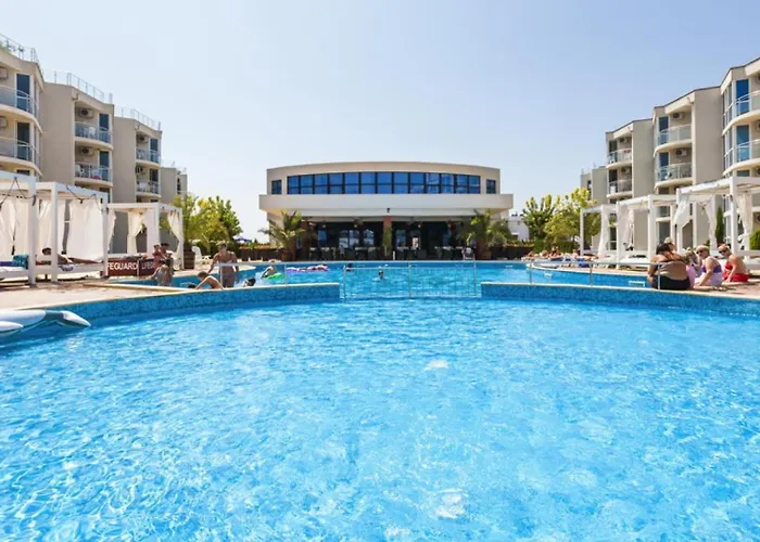 Kj - Swimmingpool - 3 Min From The